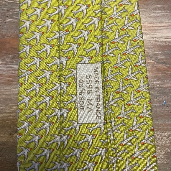 Hermes Tie - ‘It’s a Bird it’s a plane’ RARE - Picture 3 of 5